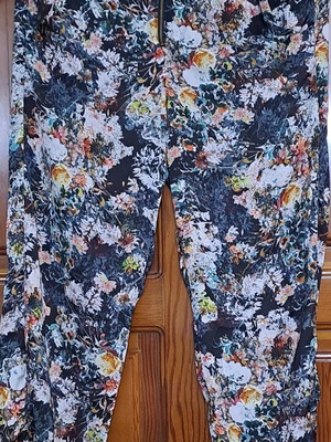 ZARA Trafaluc floral print jogger pants, size medium