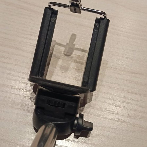 Selfstick telescopic selfie stick new with Bluetooth button