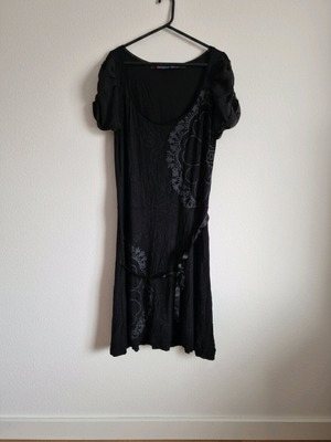 Desigual Φόρεμα L Μαύρο Σαν Καινούργιο