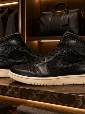 Air Jordan 1 High Premium OG sneakers size 39 used, black