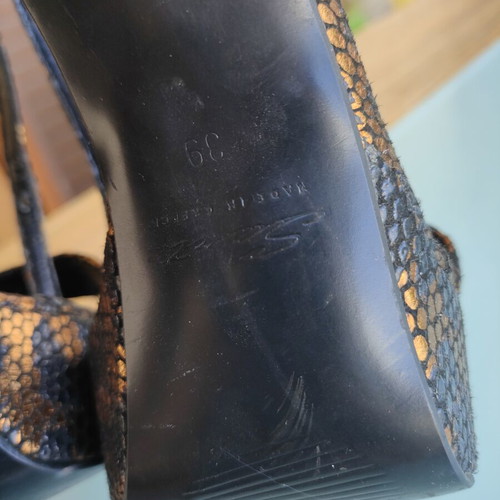 Sante platform sandals like new, size 39, black and gold