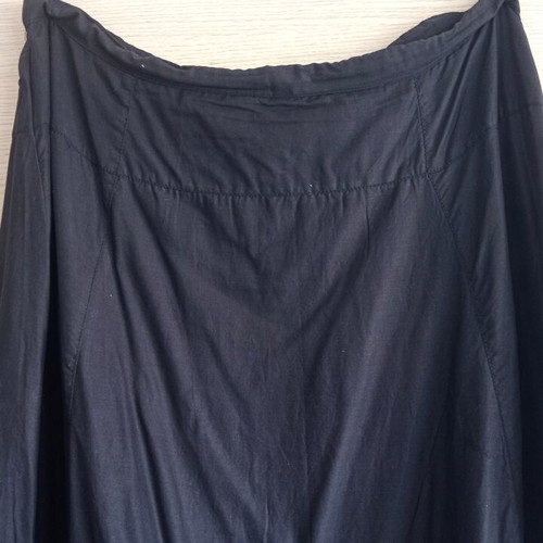 Long black gipsy skirt like new, size 46, ruffles
