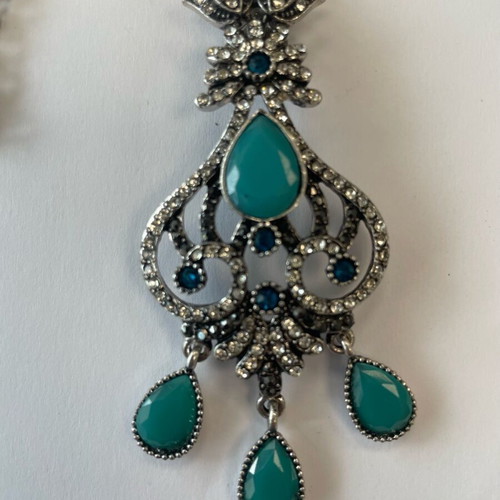 Statement necklace with turquoise stones and blue rhinestones new