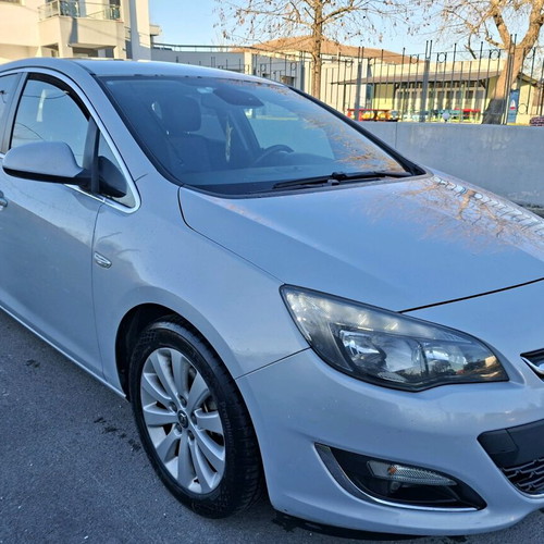 Opel Astra J 2013 like new, 1.7 Turbo Diesel EcoFlex, manual