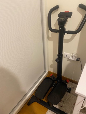 Stepper with handlebar and screen used, adjustable resistance