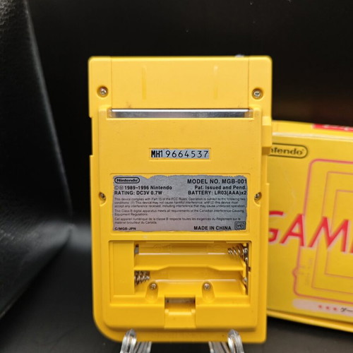 Game Boy Pocket used with original Japanese box, screen issue