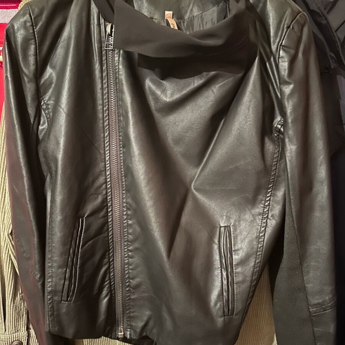 Sweewe women's leather jacket black like new