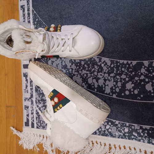 Fur-lined shoes used, size 39, white ankle boots