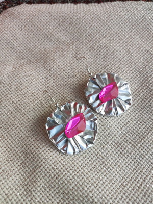 Handmade aluminum earrings with fuchsia rhinestones made to order