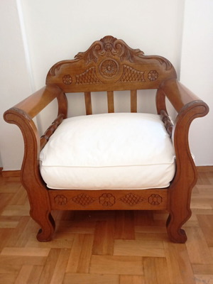Skyriano two carved armchairs with two side tables, new