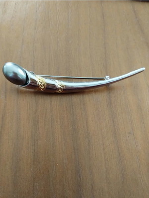 Vintage silver-plated brooch like new, 9cm length