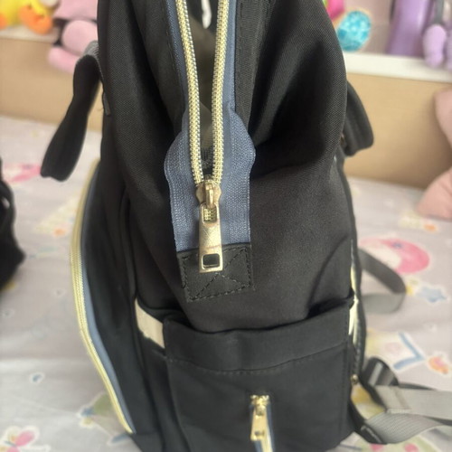 Le Queen diaper bag with changing mat and insulated bottle pockets