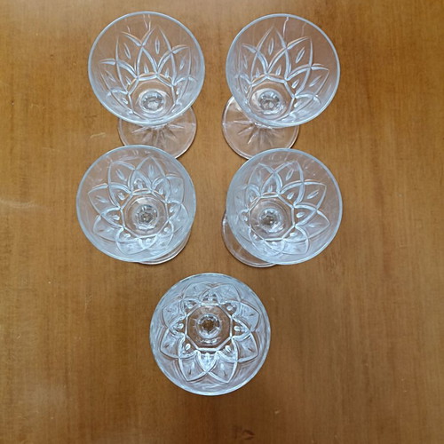 Vintage Harlequin crystal glasses set of 5, like new
