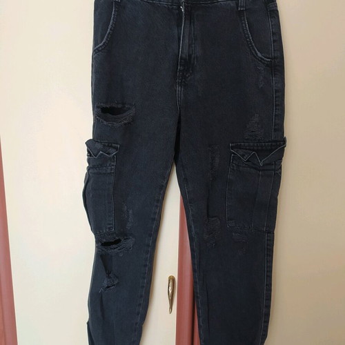 Cargo pants like new, black with rips and pockets, size S