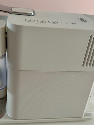 Nespresso DeLonghi Lattissima One coffee machine like new