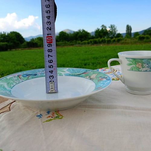 Porcelain set with cups and saucers like new
