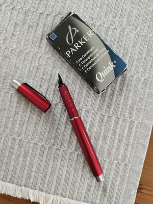 Parker Esprit fountain pen like new, Boudoir Red