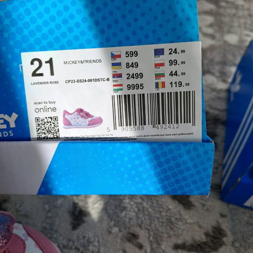 Minie sports shoes used, lightly worn