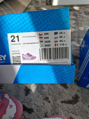 Minie sports shoes used, lightly worn