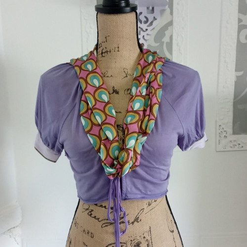Custo Barcelona Y2K crop blouse new, lilac with colorful scarf