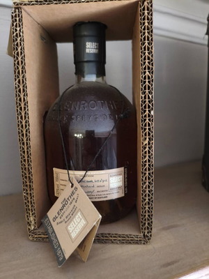 Whisky special collectible from 1990 in original packaging