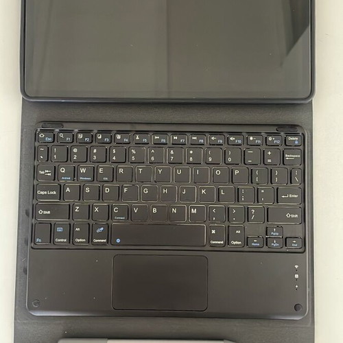 Lenovo Tab M11 11” tablet like new with Bluetooth keyboard and case