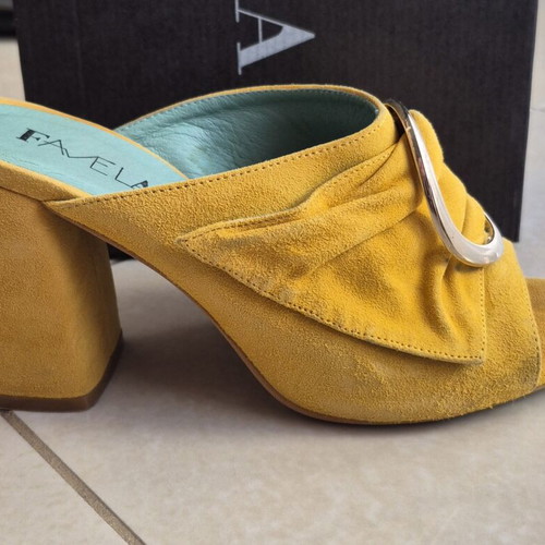 Favela leather mules with thick heel size 39 used, yellow