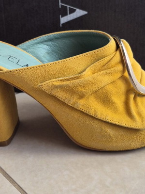Favela leather mules with thick heel size 39 used, yellow