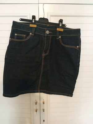 Elastic denim skirt like new, size XXL, dark blue, length 44 cm