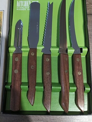 Deluxe 5 Piece Kitchen Set knives new with wooden handle