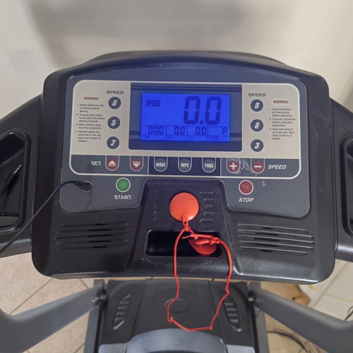 Viking GV-4000NA treadmill used with hydraulic folding and MP3