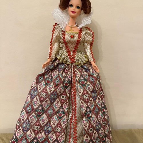 Barbie Elizabethan Queen used collectible from Mattel 1994