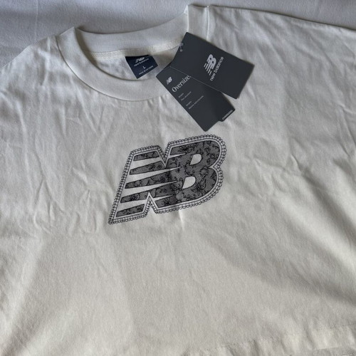 New Balance Cropped Oversized T-Shirt, black and white, size L