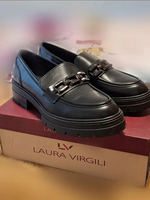 Laura Virgili μαύρα μοκασίνια νούμερο 40 καινούργια
