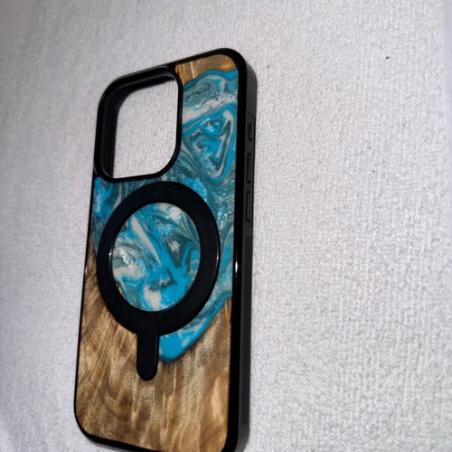 Bewood iPhone 15 Pro Case like new with wood and resin