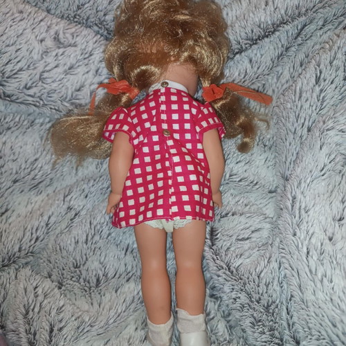 Vintage doll used, excellent condition, missing one shoe
