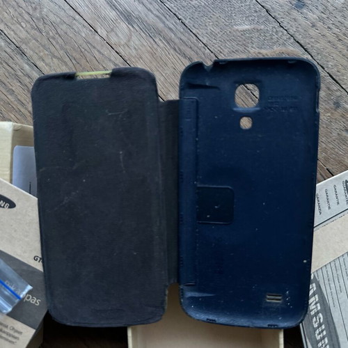 Κουτί και θήκη Samsung Galaxy S4 mini μεταχειρισμένα