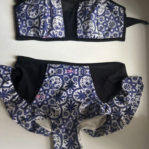 Chic Mess bikini size M like new, black and blue