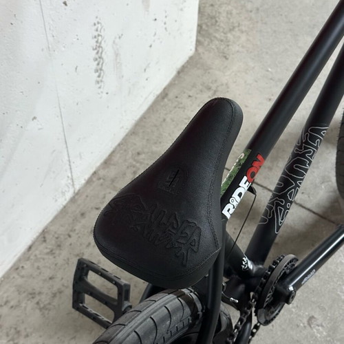 Stranger Royale 20" BMX freestyle bike like new, black, men's