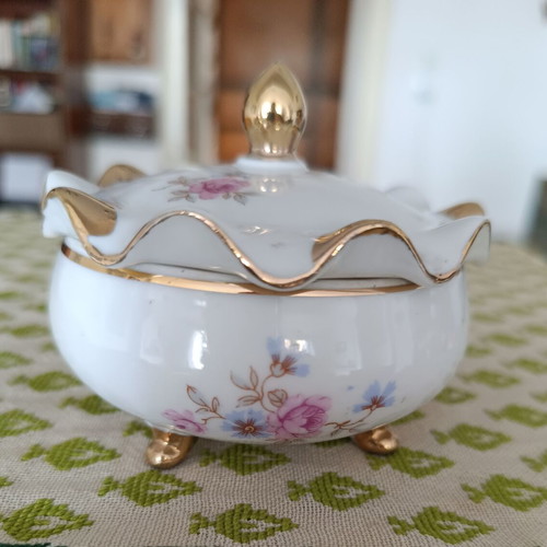 Vintage jewelry box like new made of German porcelain