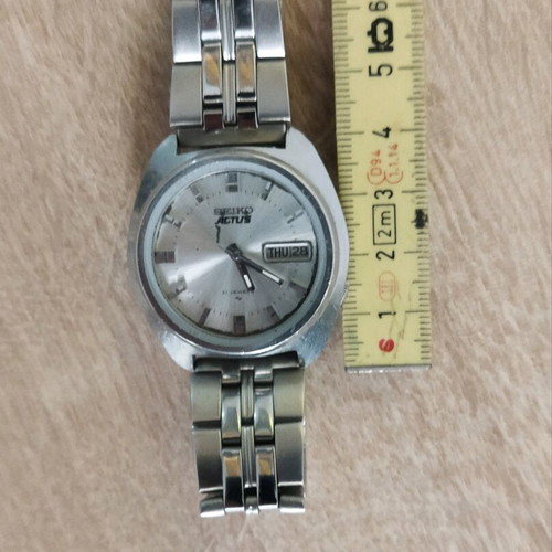 Seiko Actus 21 jewels used men's watch with 7019-7350 mechanism