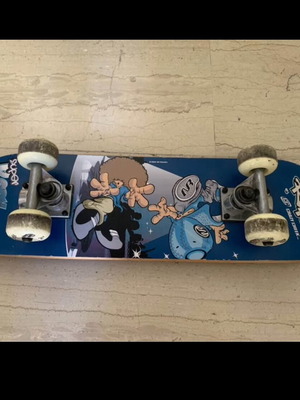 Skeyboard children's skateboard like new