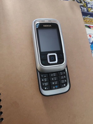 Nokia 6111 phone like new with charger