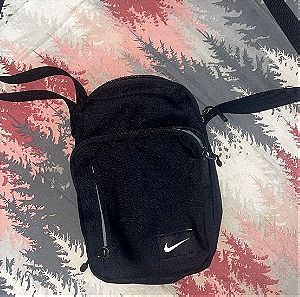 Μαύρο Nike τσαντάκι