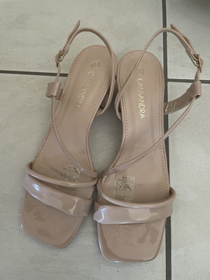 Nude pink sandals like new, size 38