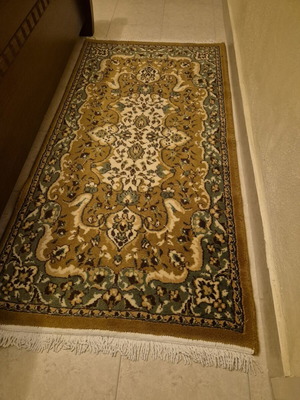 Machine-made rugs set of 3 like new, 1.5x0.75 m, with fringes