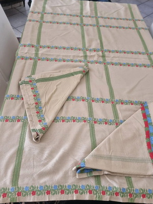 Χειροποίητο παραδοσιακό υφαντό τραπεζομάντηλο σαν καινούργιο με 2 πετσέτες