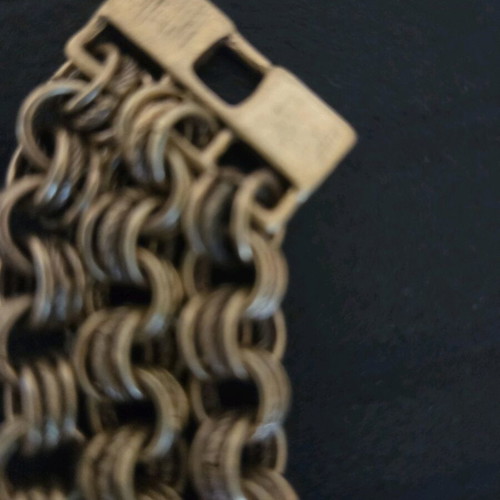 Necklace triple in gold vintage color like new