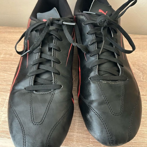 Puma football shoes like new, size 43, black