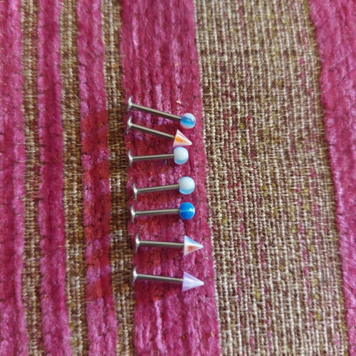 Set of 7 piercing earrings like new, multicolor